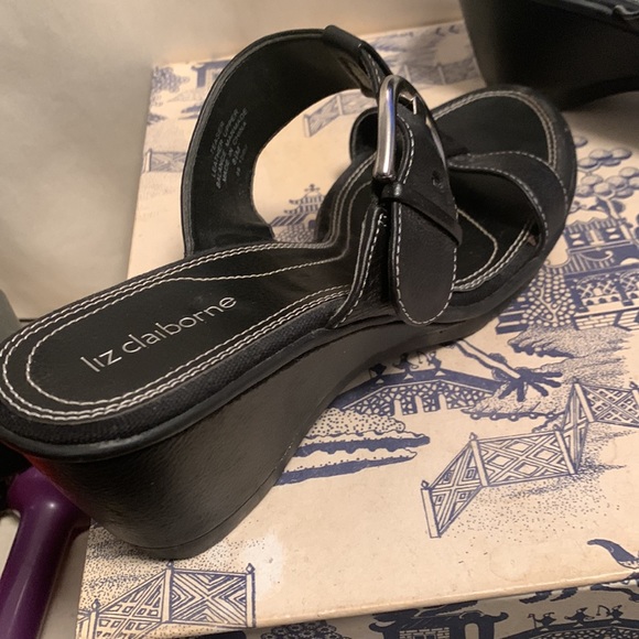 Liz Claiborne adjustable buckle sandals - Picture 3 of 5